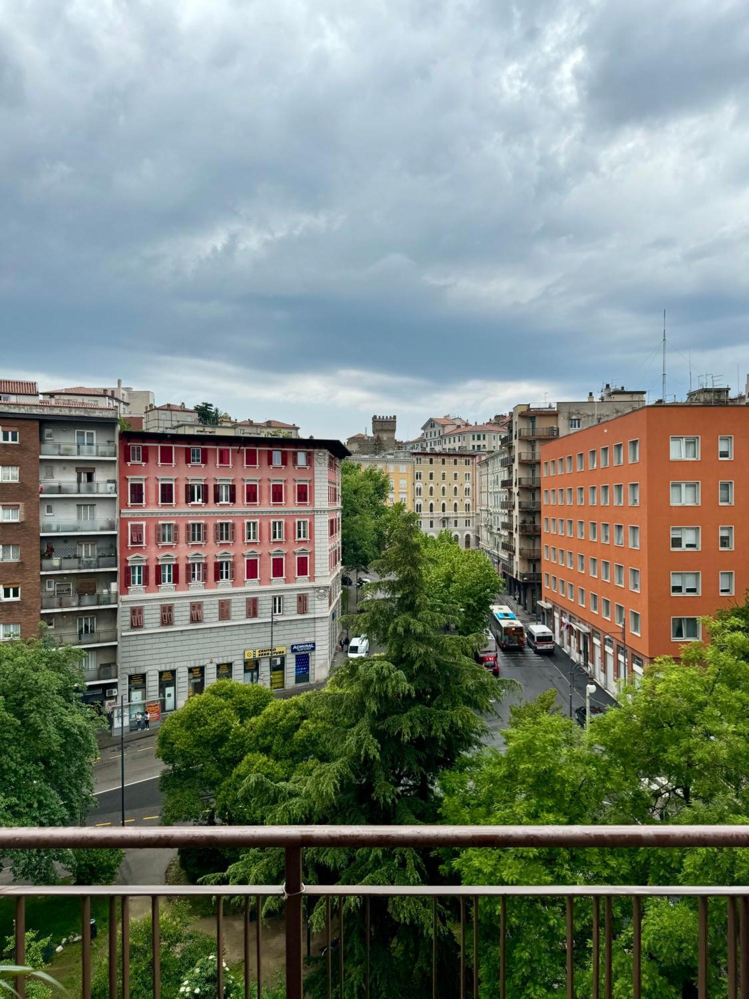 Maison Floran Appartamento In Centro A Trieste Exterior photo